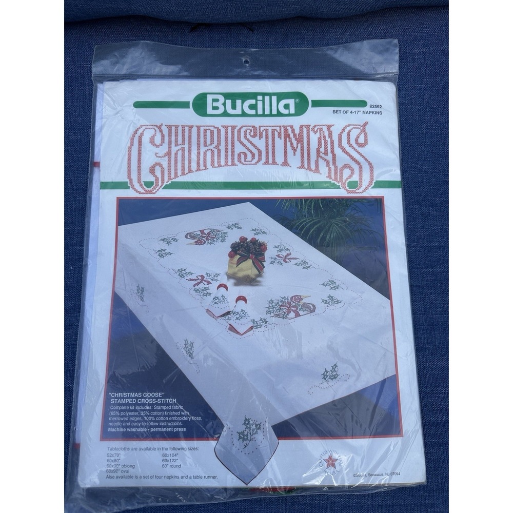 NEW Vtg Bucilla Christmas Goose Stamped Cross Stitch Set of 4-17" napkins New